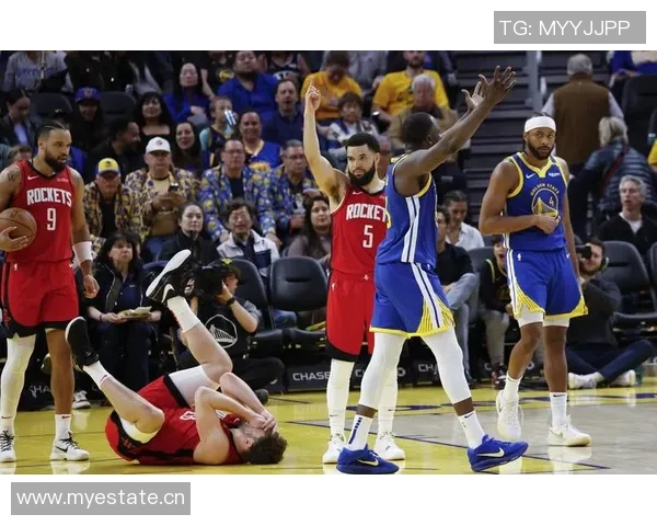 阿门对裁判判罚感到震惊半场4犯需更加谨慎应对挑战